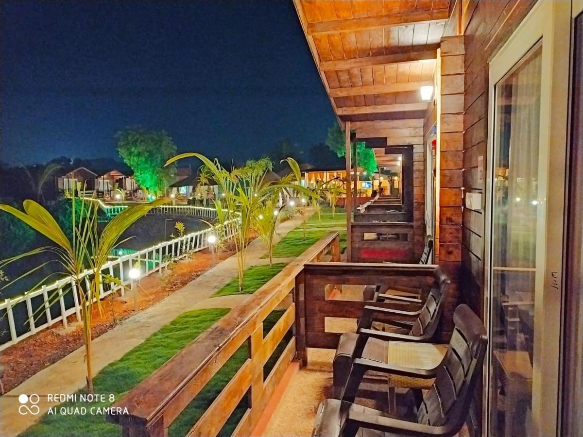 Bliss Water Resort 阿姆波尔 外观 照片