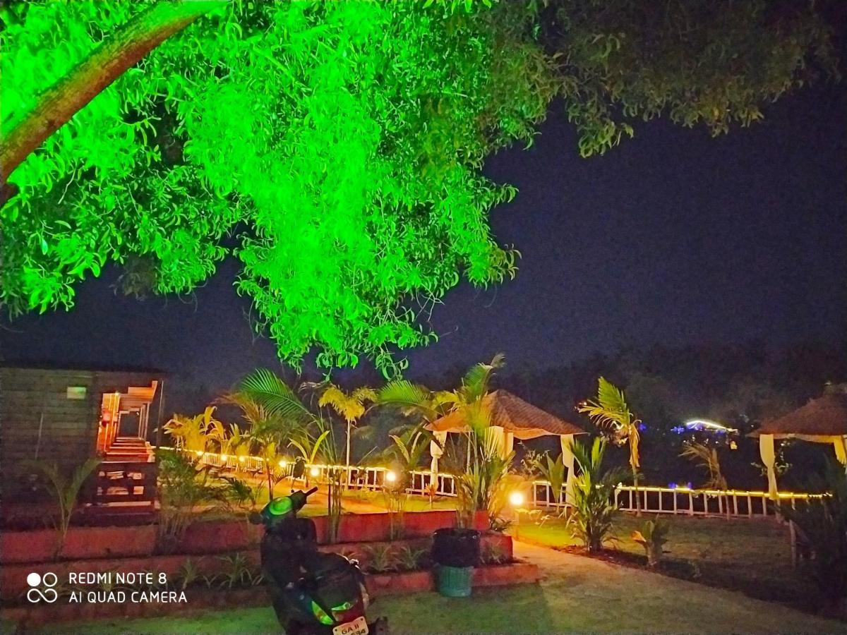 Bliss Water Resort 阿姆波尔 外观 照片